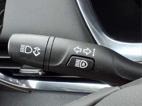 Used 2023 Chevrolet Traverse LT w/ LT Premium Package image 29