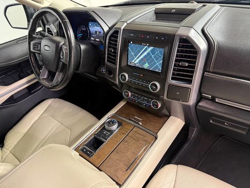 Used 2018 Ford Expedition Platinum RWD image 37