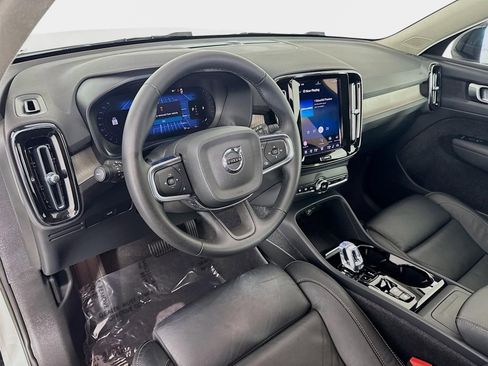 Used 2023 Volvo XC40 B5 Plus w/ Protection Package Premier image 10