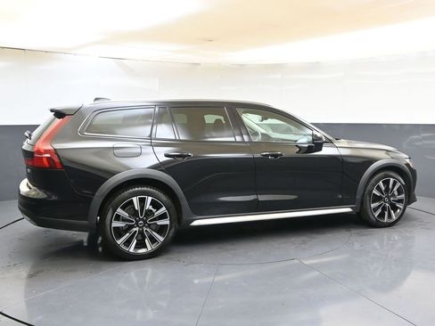 Certified 2024 Volvo V60 B5 Cross Country Ultimate image 6