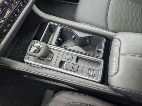Used 2025 Nissan Pathfinder SV FWD image 18