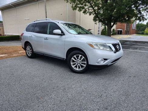 Used 2013 Nissan Pathfinder SV w/ Cargo Pkg FWD image 1