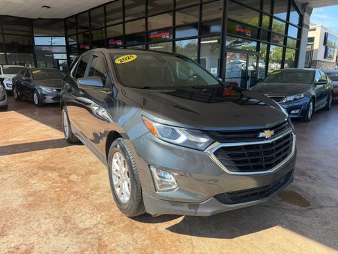 Used 2021 Chevrolet Equinox LT image 1