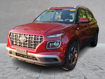 Used 2023 Hyundai Venue Limited w/ Cargo Package