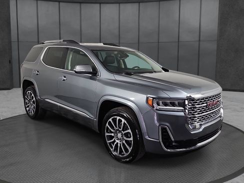 Used 2020 GMC Acadia Denali w/ Trailering Package FWD image 3
