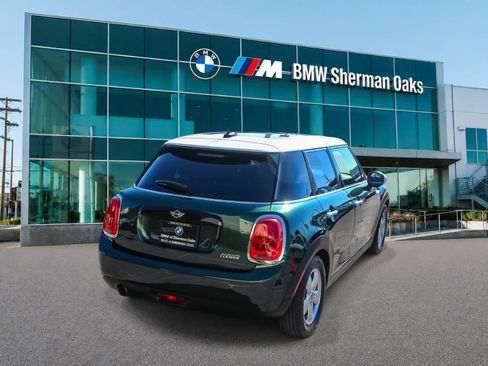 Used 2016 MINI Cooper 4-Door Hardtop FWD image 4