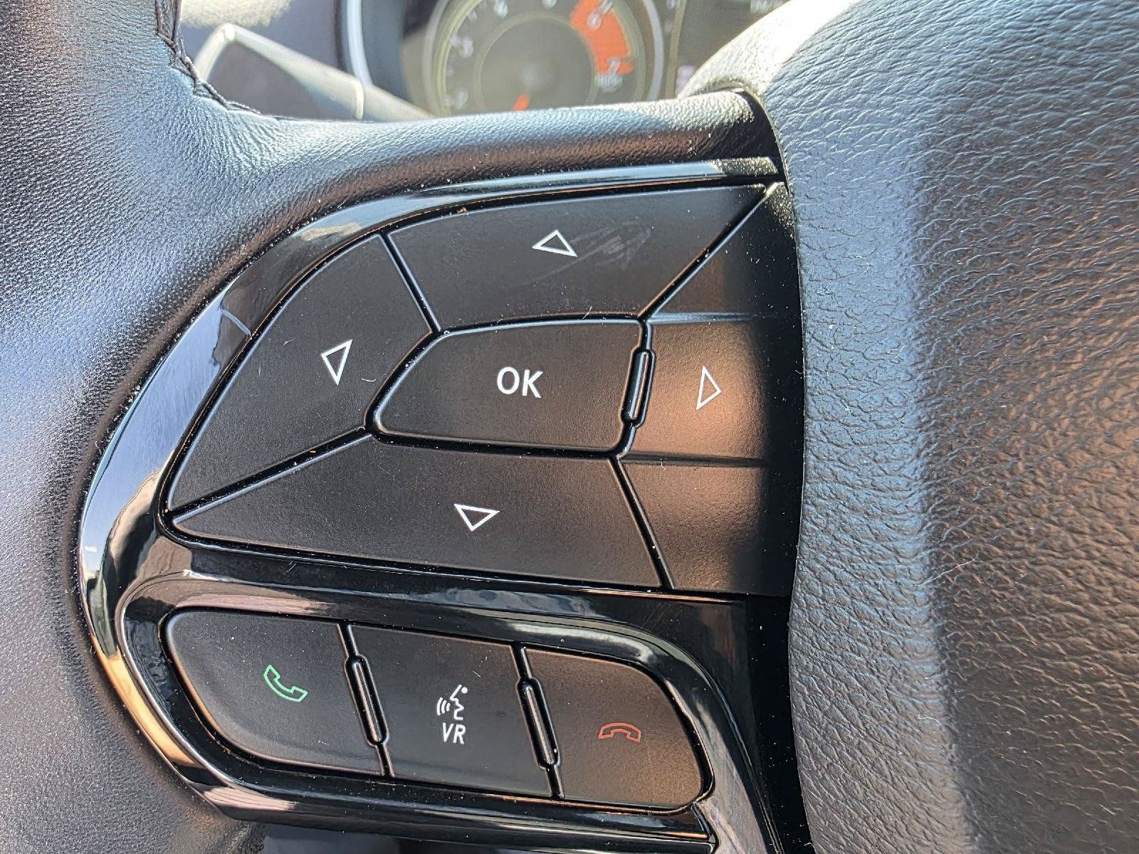 Used 2019 Jeep Cherokee Latitude Plus AWD/4WD image 16
