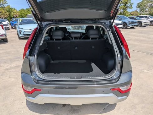 Certified 2023 Kia Niro EX FWD image 13