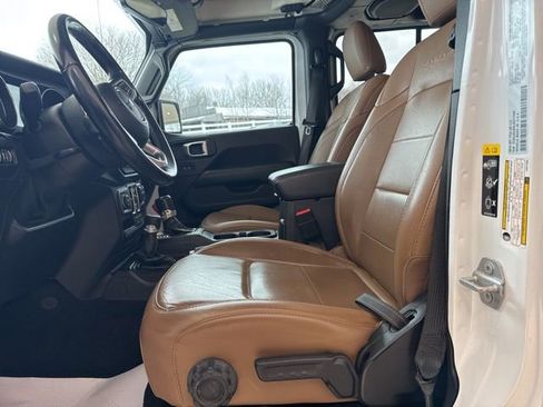 Used 2020 Jeep Wrangler Unlimited Sahara image 4