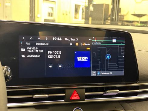 Used 2024 Hyundai Elantra SEL FWD image 24