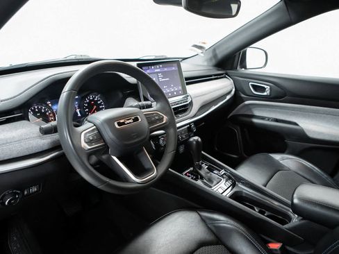 Used 2023 Jeep Compass Latitude image 4