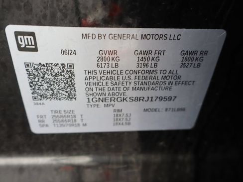 Used 2024 Chevrolet Traverse LT w/ LPO, Floor Liner Package FWD image 4