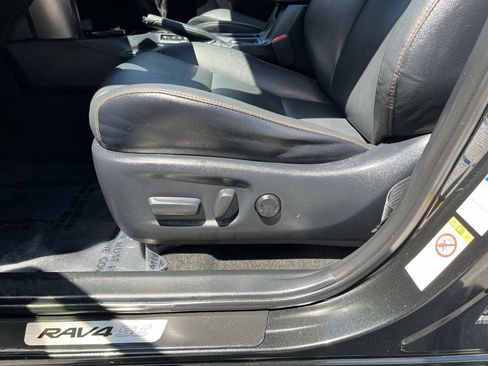 Used 2017 Toyota RAV4 SE AWD/4WD image 14