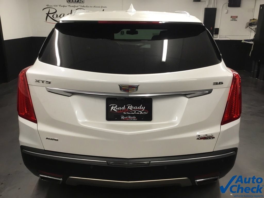 Used 2017 Cadillac XT5 Platinum w/ Driver Assist Package AWD/4WD image 9