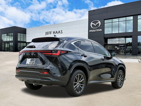 Used 2024 Lexus NX 250 FWD image 3