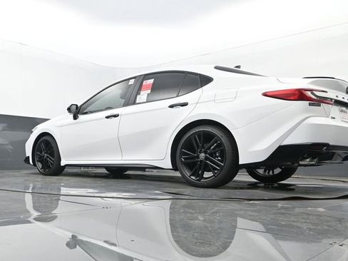 New 2026 Toyota Camry Hybrid w/ Multimedia Upgrade Package image 25