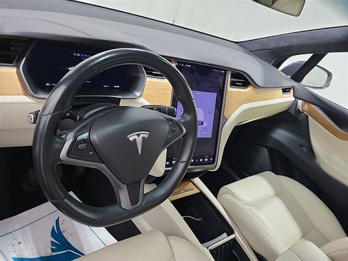 Used 2020 Tesla Model X Long Range AWD/4WD image 8