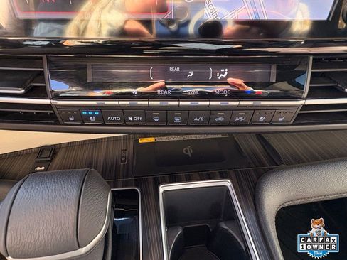 Used 2024 Toyota Sienna Platinum image 17