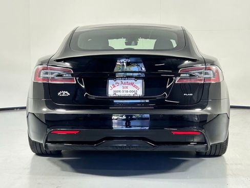 Used 2021 Tesla Model S Plaid image 7