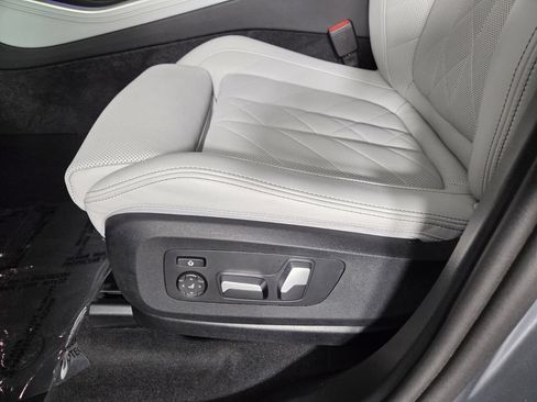 Used 2025 BMW X5 sDrive40i w/ Premium Package RWD image 25