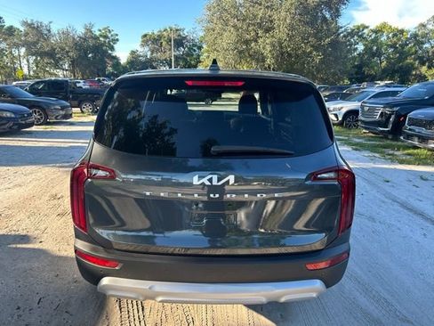 Used 2022 Kia Telluride LX FWD image 17
