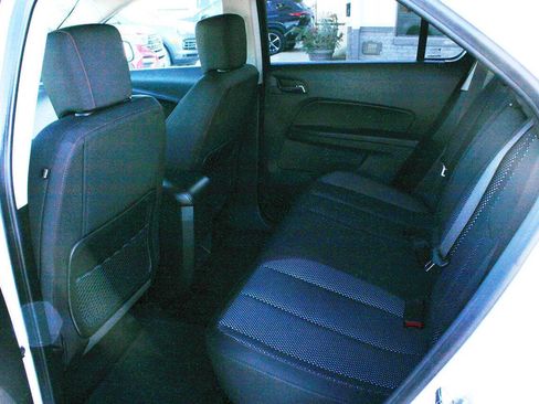 Used 2017 Chevrolet Equinox LT w/ Convenience Package image 9