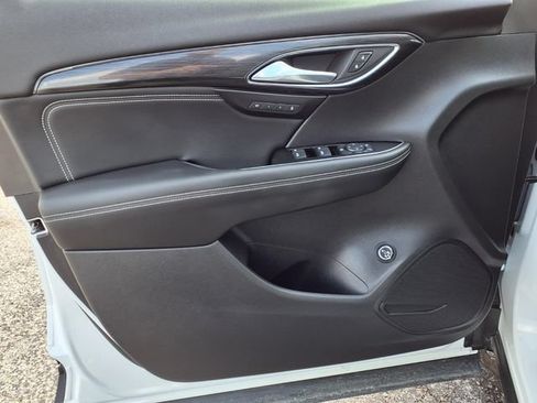 Used 2023 Buick Envision Essence FWD image 46