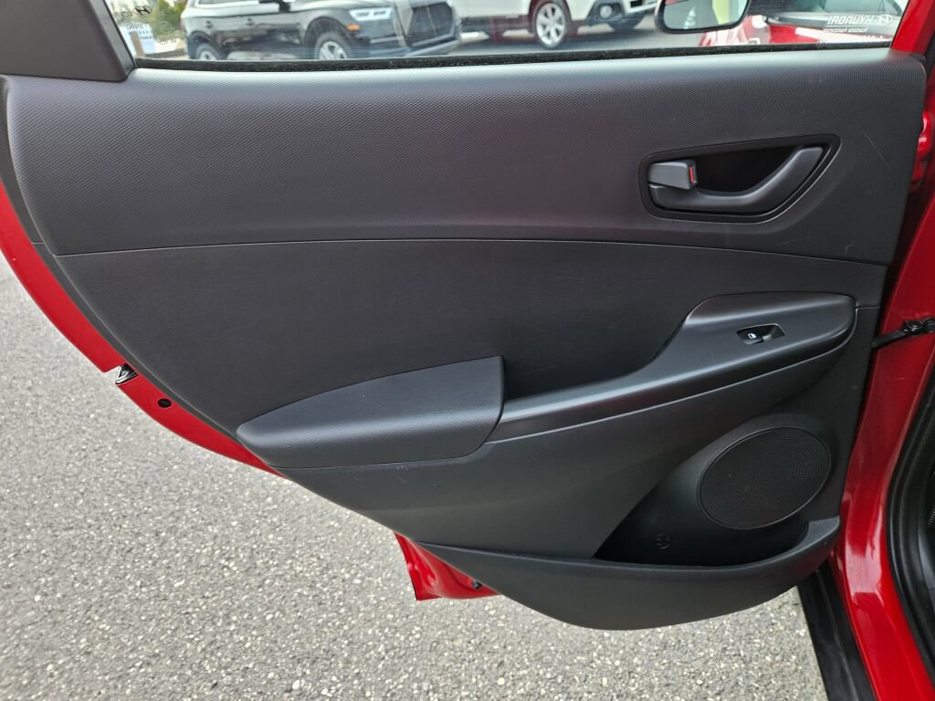 Used 2019 Hyundai Kona SE FWD image 13
