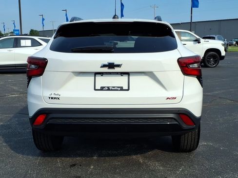 Used 2025 Chevrolet Trax RS w/ Driver Confidence Package FWD image 13