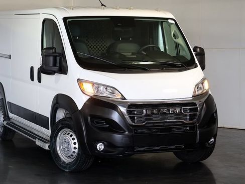 Used 2025 RAM ProMaster 2500 w/ U-Haul Equipment Group FWD image 6