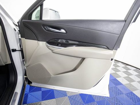 Used 2021 Cadillac XT4 Premium Luxury w/ Cold Weather Package FWD image 14