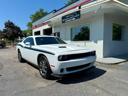 Used 2017 Dodge Challenger GT w/ Driver Convenience Group image 5
