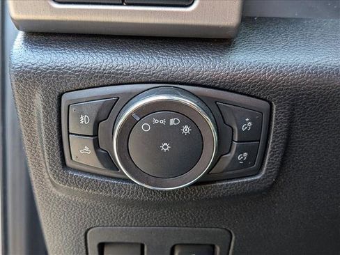 Used 2019 Ford F150 Platinum w/ Equipment Group 701A Luxury AWD/4WD image 18