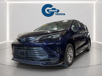 Used 2024 Toyota Sienna LE w/ LE Plus Package AWD/4WD video 1