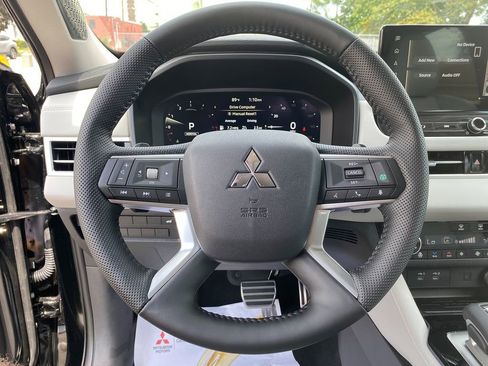 New 2025 Mitsubishi Outlander SEL image 15