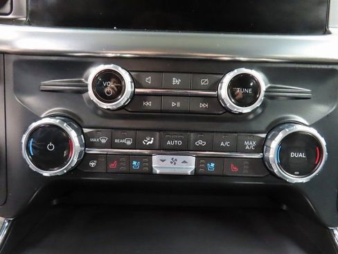 Used 2023 Ford F150 Lariat w/ Equipment Group 502A High image 46