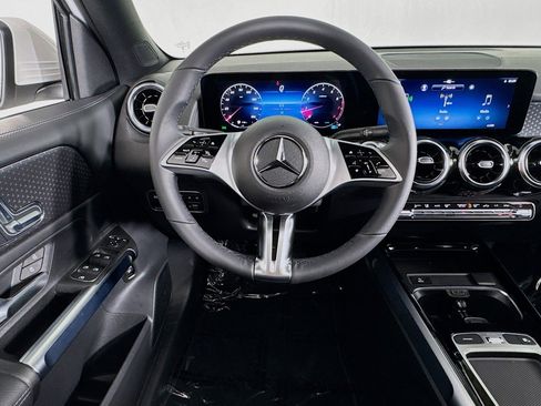 New 2026 Mercedes-Benz GLB 250 image 4