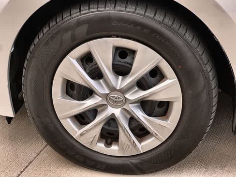 Used 2016 Toyota Corolla L FWD image 9