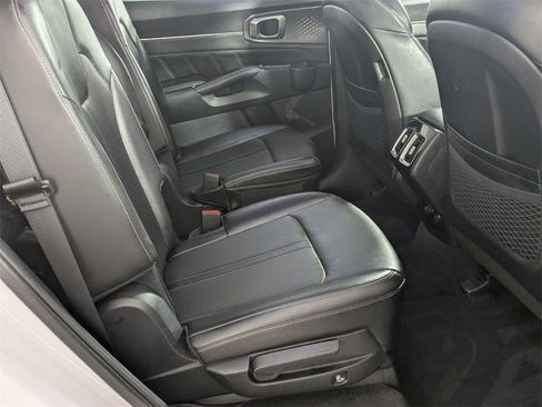 Used 2022 Kia Sorento SX image 32
