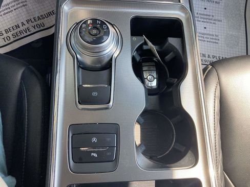 Used 2024 Ford Edge Titanium image 25