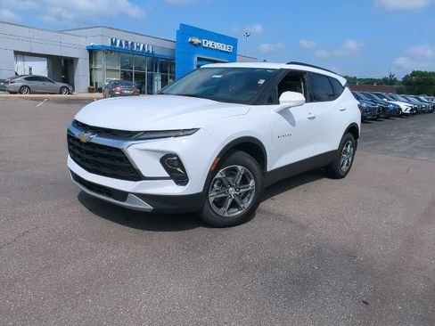 New 2026 Chevrolet Blazer LT w/ Convenience Package FWD image 3