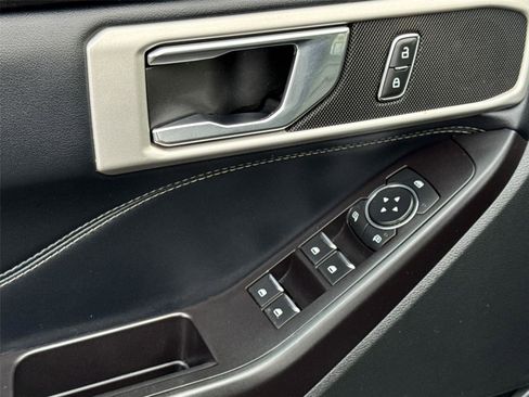 Certified 2020 Ford Explorer XLT w/ Equipment Group 202A image 29