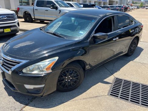 Used 2015 Nissan Altima 2.5 S w/ Power Driver Seat Package FWD image 2