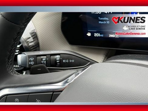 New 2026 Chevrolet Equinox LT w/ Convenience Package II AWD/4WD image 44