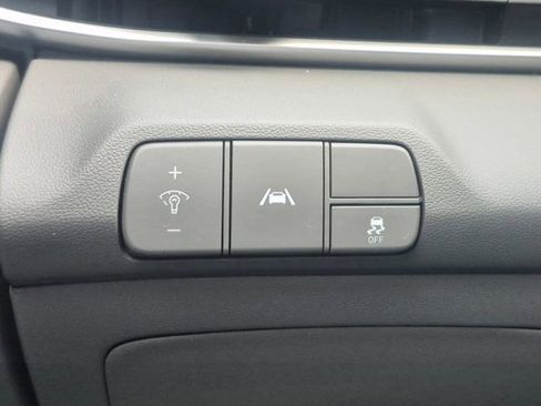 Used 2023 Hyundai Elantra SEL w/ Convenience Package FWD image 10