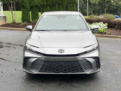 Used 2025 Toyota Camry SE FWD image 3