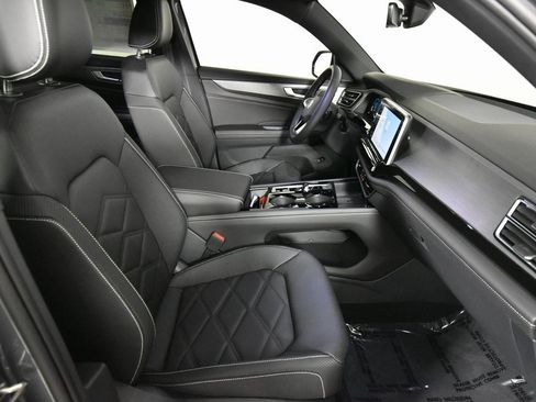New 2025 Volkswagen Atlas Cross Sport SE image 12