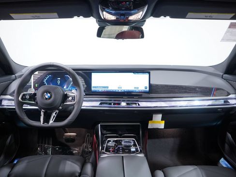 Used 2026 BMW 740i w/ Premium Package RWD image 9