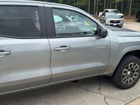 Used 2024 Chevrolet Colorado LT w/ LT Convenience Package III RWD image 34
