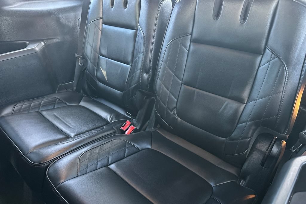 Used 2018 Ford Explorer Platinum AWD/4WD image 14